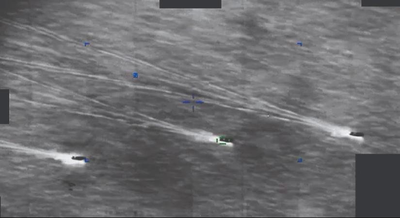 Kainatta yalnız değil miyiz? ABD Savaş Bakanlığı gizli UFO arşivinin 2. baskısını yayınladı