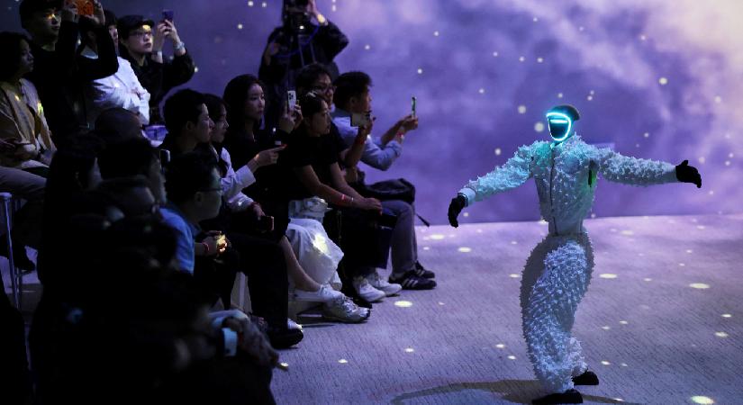 Model robotlar podyuma çıktı