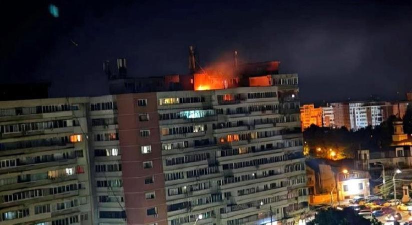 NATO üyesi Romanya’daki apartmana Rus İHA’sı isabet etti