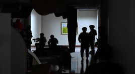 Ordudan senatoya baskın: Silah sesleri duyuldu