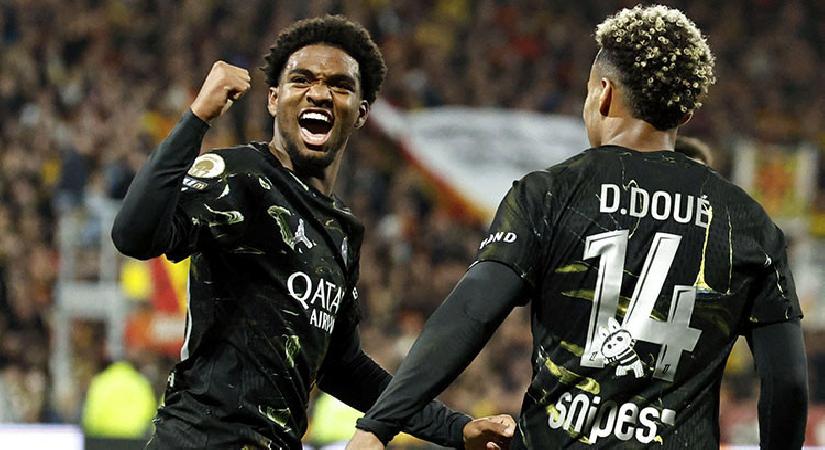 PSG 2-0 Lens maç özeti (Fransa Lig 1’de şampiyon Paris Saint Germain)