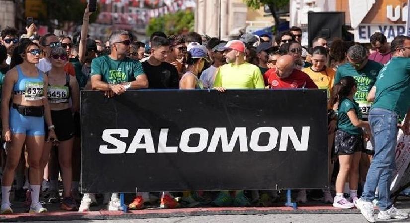 Salomon Çeşme Yarı Maratonu 5K gün batımı koşusuyla başladı