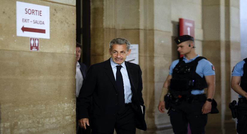 Sarkozy’ye 7 yıl hapis talebi