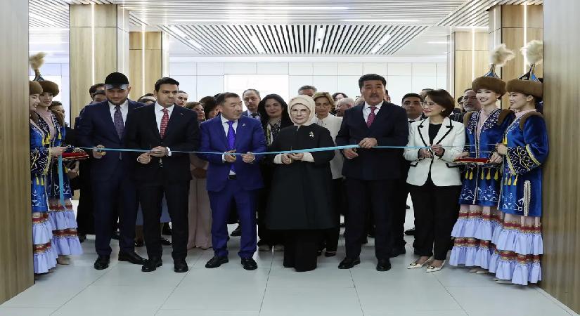 Sıfır Atık Projesi Kazakistan’da. Emine Erdoğan, Sıfır Atık Eğitim Laboratuvarı’nın açılışını yaptı