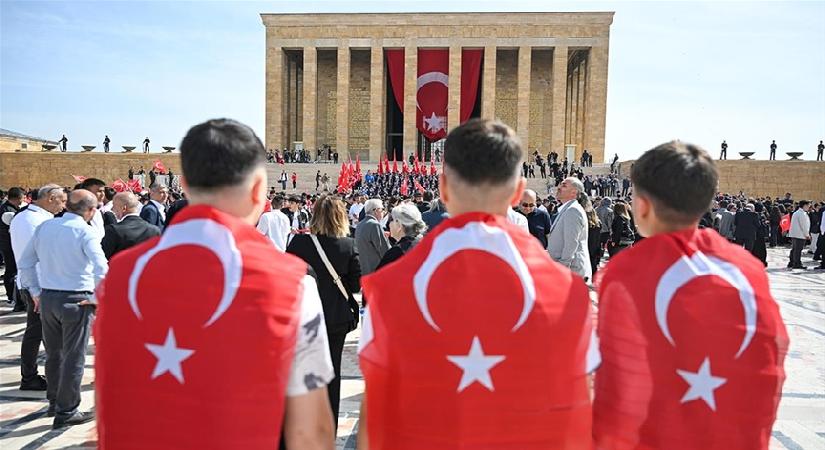 Siyasilerden 19 Mayıs kutlama bildirileri. “Gençlik varsa gelecek var”