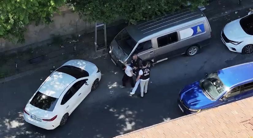 13 yaşındaki çocuk çaldığı minibüsle İstanbul çeşidi yaptı; polis havadan takiple yakaladı