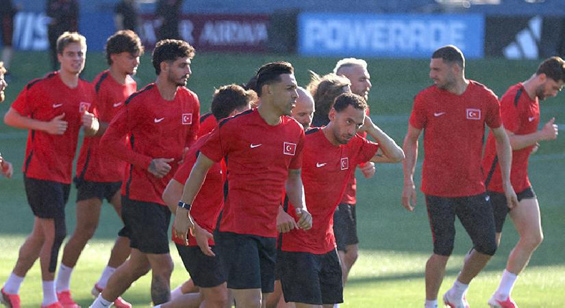A Ulusal Futbol Grubu, San Jose’deki birinci idmanını yaptı! Montella 2 futbolcuyla özel görüştü