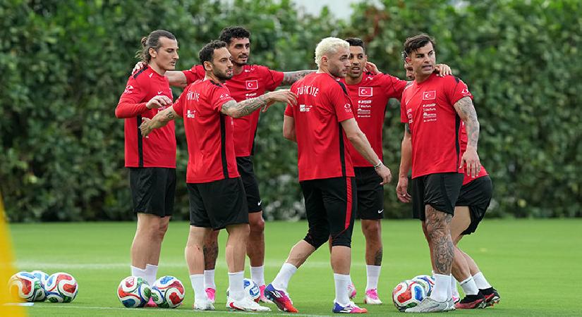 A Ulusal Futbol Grubu’nun Miami’deki birinci antrenmanını TFF ve TBF liderleri birlikte izledi!