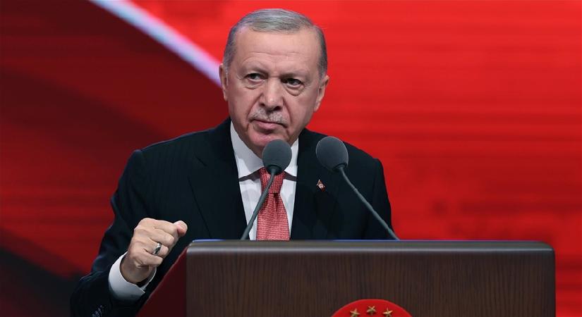 Cumhurbaşkanı Erdoğan: Rakiplerimiz koltuk hengamesi veriyor, biz Türkiye’yi geleceğe hazırlıyoruz