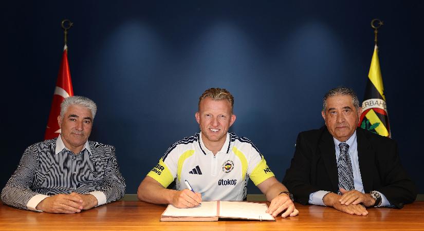 Dirk Kuyt 11 yıl sonra Fenerbahçe’ye döndü