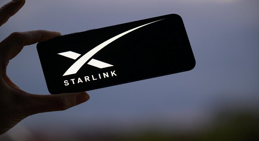 Eski İsrail Başbakanı: İran’a gizlice Starlink soktuk