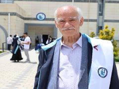Hayalini kurduğu kısımdan 75 yaşında mezun oldu