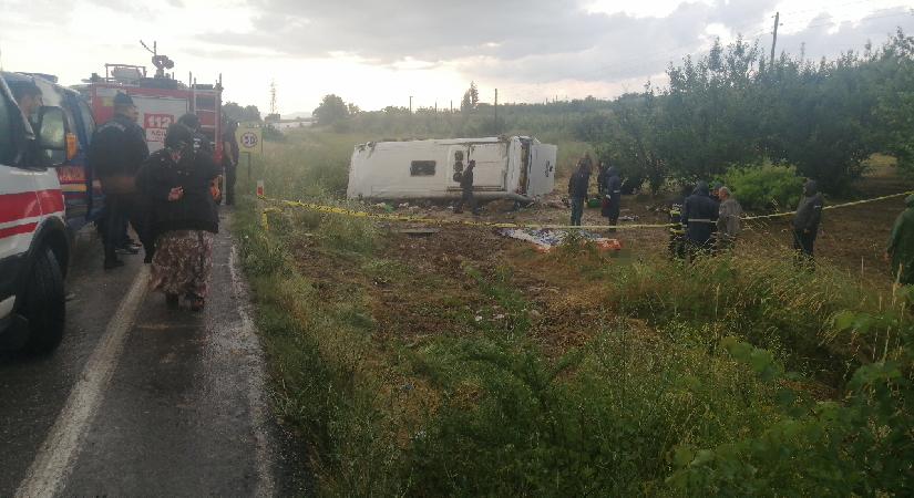 Isparta’da çeşit otobüsü devrildi. 4 kişi öldü, 26 kişi yaralandı