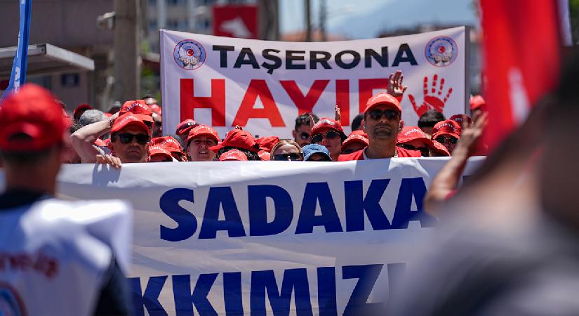 İzmir Büyükşehir Belediyesi personelleri iş bıraktı