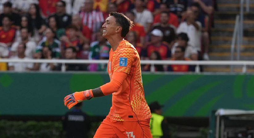 Muslera hem kendisini hem de Uruguay’ı yaktı!