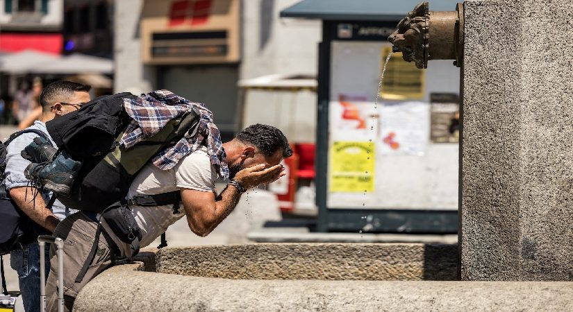 “Omega bloku” kıtayı hapsetti, Avrupalılar mağazalara akın etti