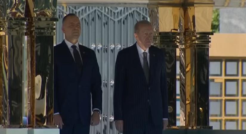 Polonya Cumhurbaşkanı Nawrocki Ankara’da. Cumhurbaşkanı Erdoğan resmi merasimle karşıladı