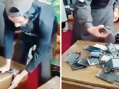 Taliban’dan memurlara akıllı telefon yasağı