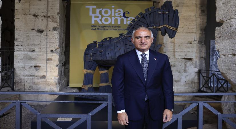 Troya standı 221 yapıtla Kolezyum’da