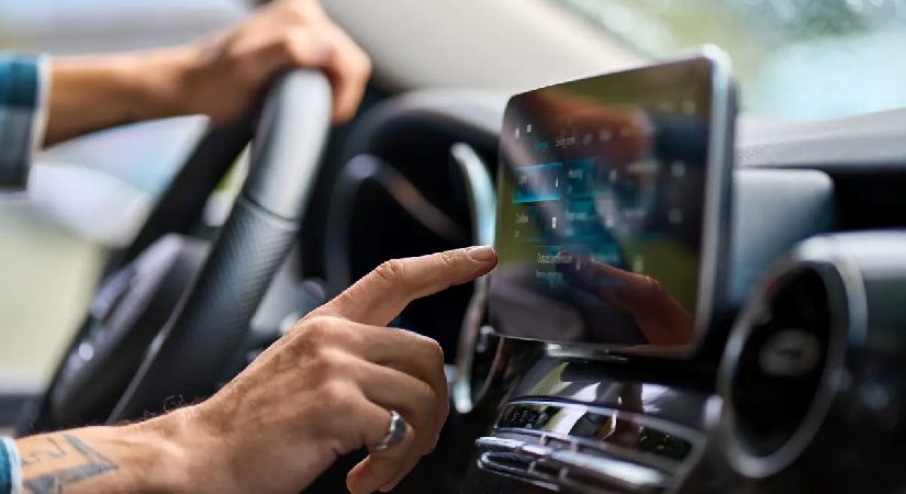 Yeni yönetmelik hazır. Araçlarda telefon tutucu ve multimedya ekranlar özgür mi olacak?