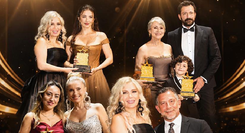 Yılın yıldızları bir ortada