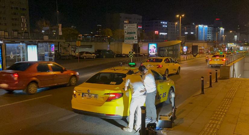 Yolcunun darp ettiği taksici ağır yaralandı