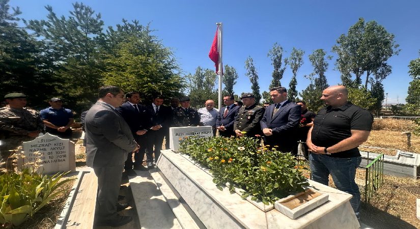 15 Temmuz şehidi Van’daki mezarı başında anıldı