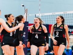 18 Yaş Altı Ulusal Kadın Voleybol Takımı finalde