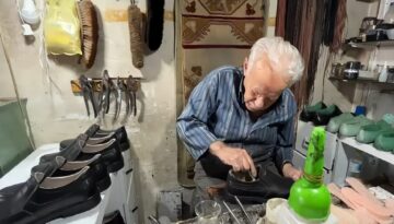 9 yaşında çırak olarak başlamış. 63 yıldır durmadan üretiyor