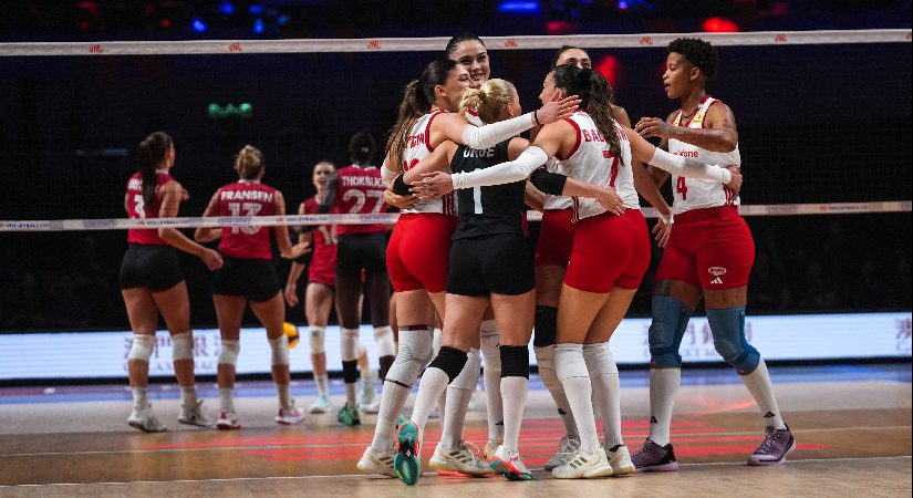 A Ulusal Kadın Voleybol Takımı yarı finalde
