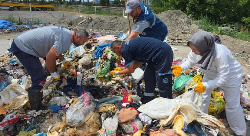 Altın dolu çantayı çöp sandılar. Bir anlık ihmal değerliye patlıyordu