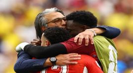 Annesinin sayesinde futbola tutundu, devlere kafa tutuyor. “Oğullarım Türkiye’ye karşı oynamasın”