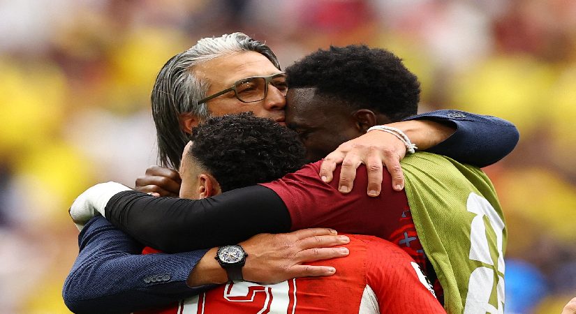 Annesinin sayesinde futbola tutundu, devlere kafa tutuyor. “Oğullarım Türkiye’ye karşı oynamasın”