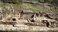Aspendos’ta 2 bin yıllık yol gün yüzüne çıkarıldı. Tarihi rotada birinci sefer yürünecek