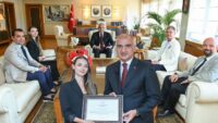 Bakan Ersoy, Nilay Tahiroğlu ve Tan Sağtürk’le bir araya geldi