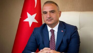 Bakan Ersoy’dan Filenin Sultanları’na şampiyonluk tebriği