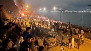 Binlerce göçmen yüzerek sona akın etti, ordu devreye girdi. İspanya’da neler oluyor?