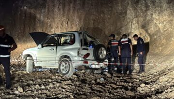 Bolu’da cip 15 metrelik uçurumdan uçtu. 2 kişi hayatını kaybetti, 1 yaralı
