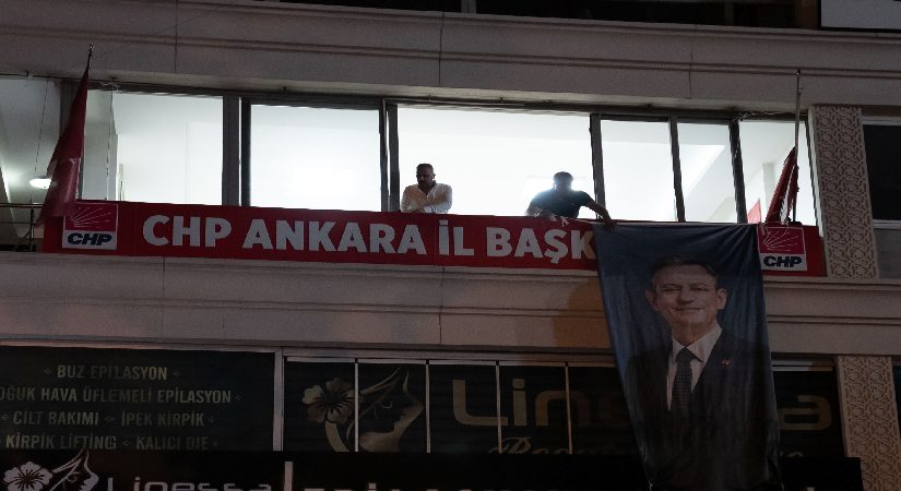 CHP Ankara İl Başkanlığı binasında gerginlik