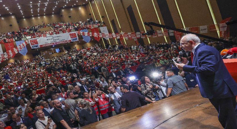 CHP’de “figüran partili” tartışması