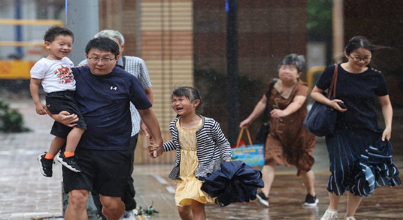 Çin’de Noul Tayfunu alarmı. 700 binden fazla kişi tahliye edildi