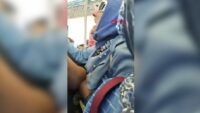 Eminönü’nde tramvayda gergin anlar: Bağırıp sırt çantası fırlattı