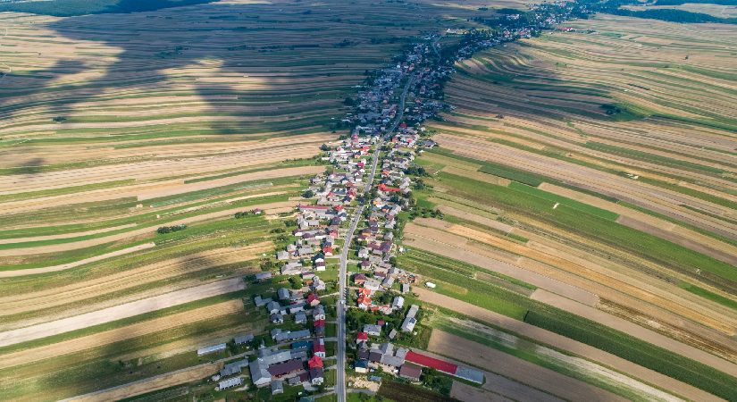 En sıra dışı köy. 6 bin kişi 9 kilometrelik tek bir sokakta yaşıyor