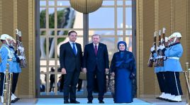 Erdoğan çifti önderleri bu türlü karşıladı