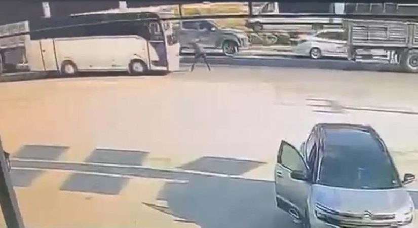 Fecî kaza: Midibüsün çarptığı servis sürücüsü öldü