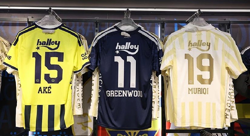 Fenerbahçe’de yeni transferlerin formaları satışa çıktı!