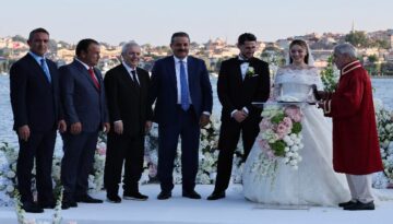 Fenerbahçeli İsmail Yüksek dünyaevine girdi. Ünlü isimler ve futbolcular düğüne akın etti
