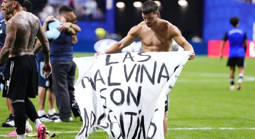 FIFA bu pankarta ne diyecek?