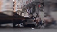Fırtınada çatı sokağa uçtu: “Karşı binanın çöktüğünü sandım”
