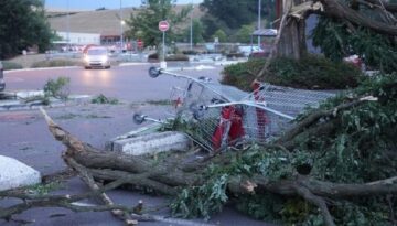 Fransa’da şiddetli fırtına… 2 kişi öldü, 53 bin hane elektriksiz kaldı